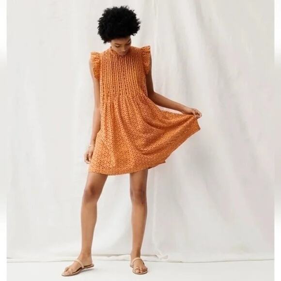 Madewell Dresses & Skirts - Madewell Eyelet Ruffle-Sleeve Pintuck
Mini Dress in Mulled Cider Mini Boho Med